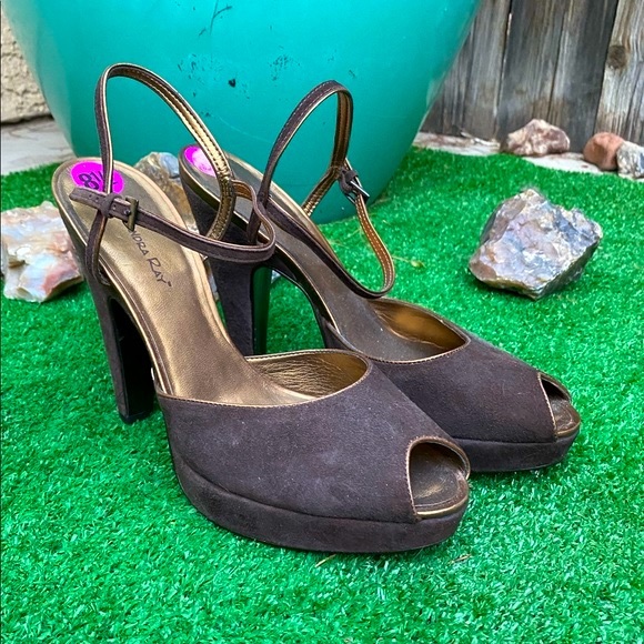 Casandra  Ray Suede Heels - Picture 1 of 10
